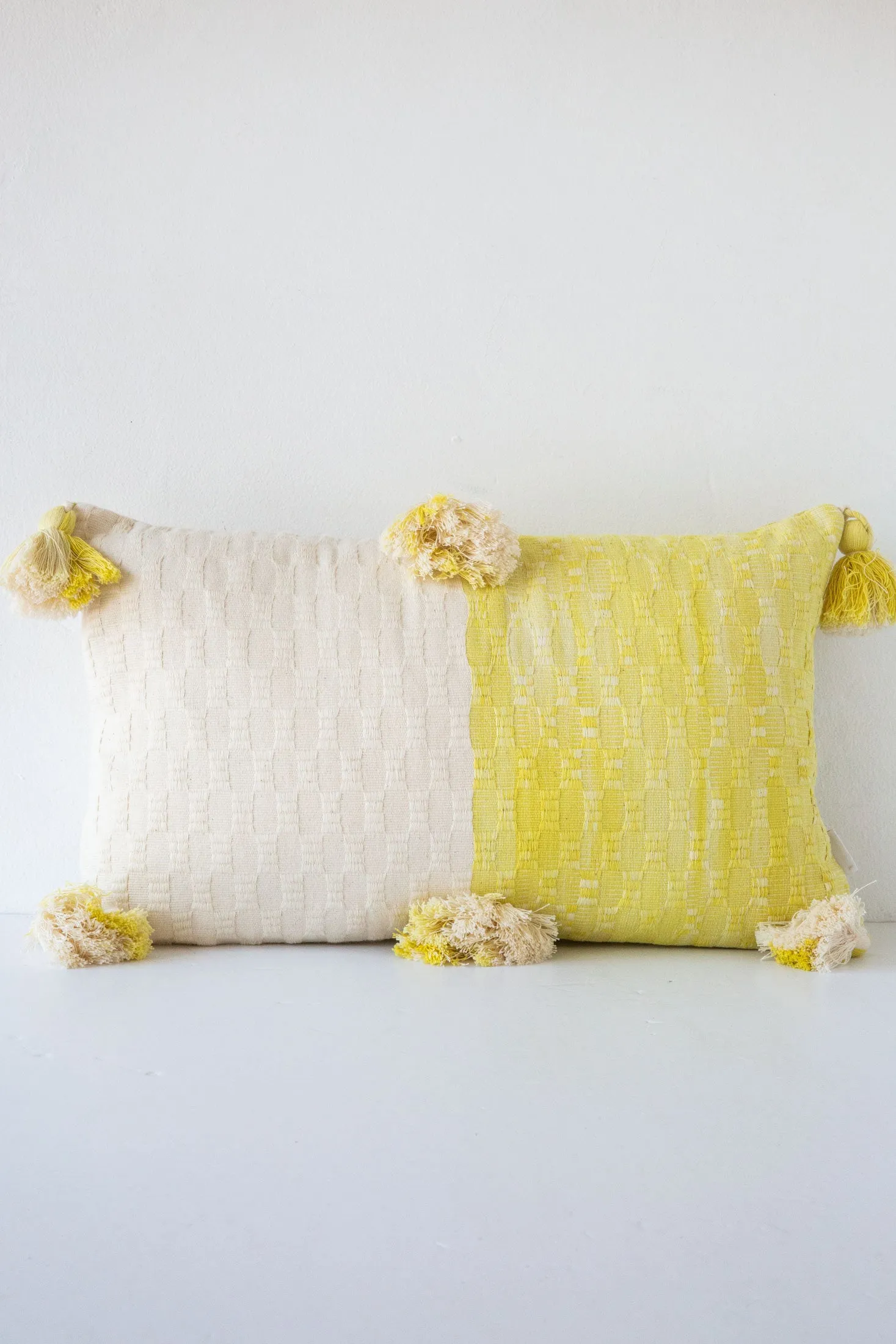 Archive NY Yellow/Ivory Antigua Cushion