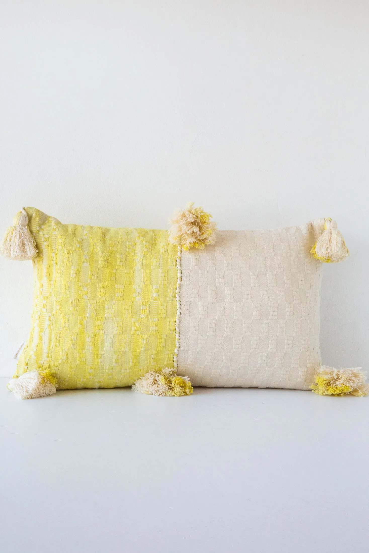 Archive NY Yellow/Ivory Antigua Cushion