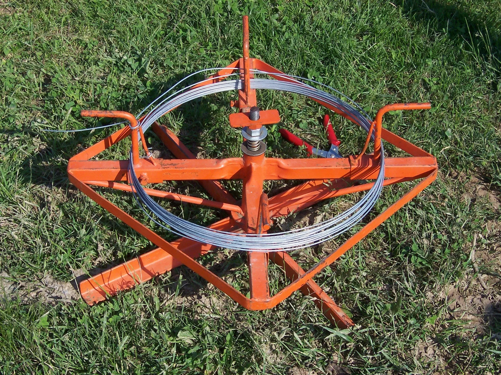 Gallagher A304 Spinning Jenny/Wire Payout Spinner, Orange