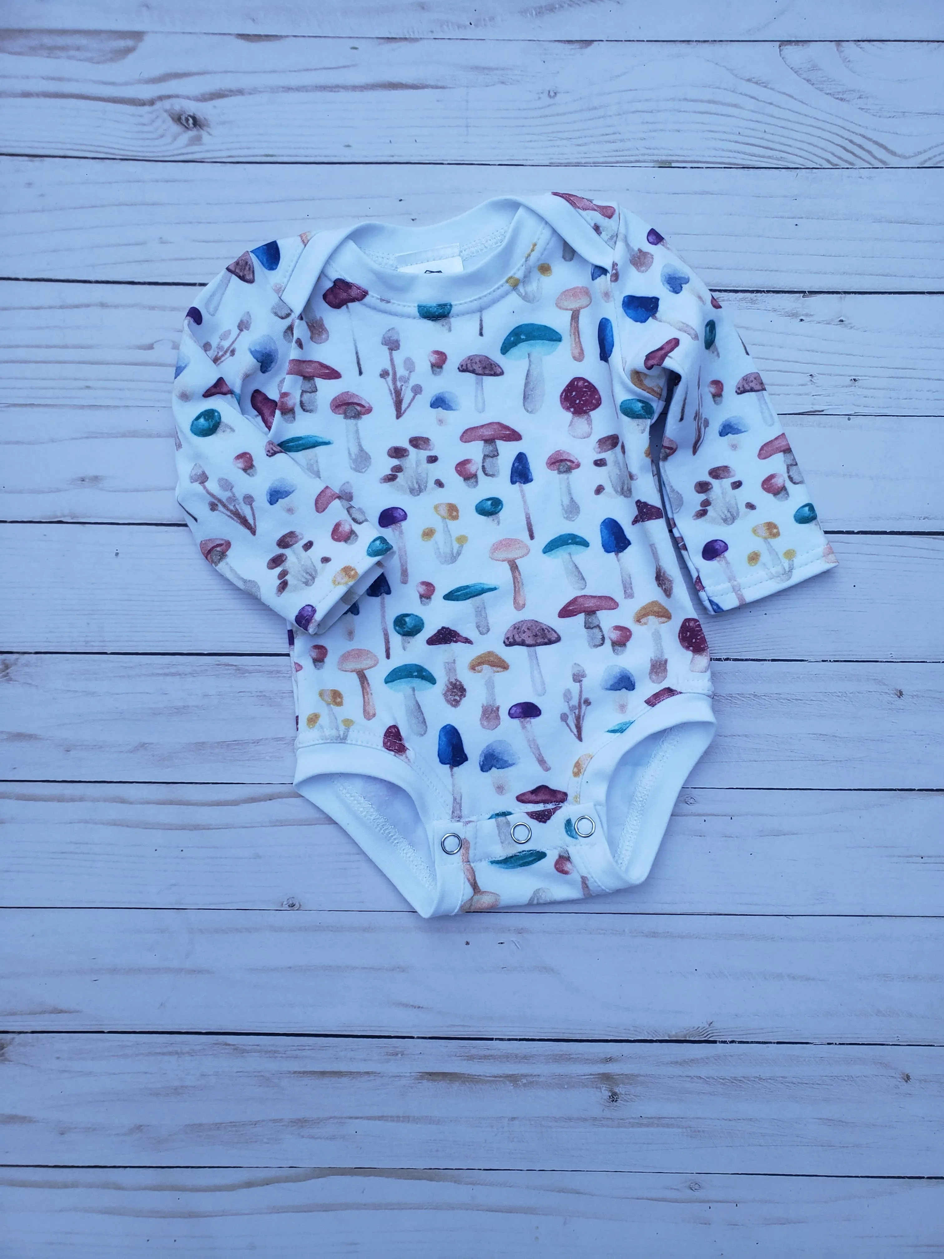 Mushroom bodysuit, infant clothing, infant bodysuit: 3-6 month